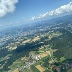 Flugwegposition um 10:38:58: Aufgenommen in der Nähe von Deggendorf, Deutschland in 1251 Meter